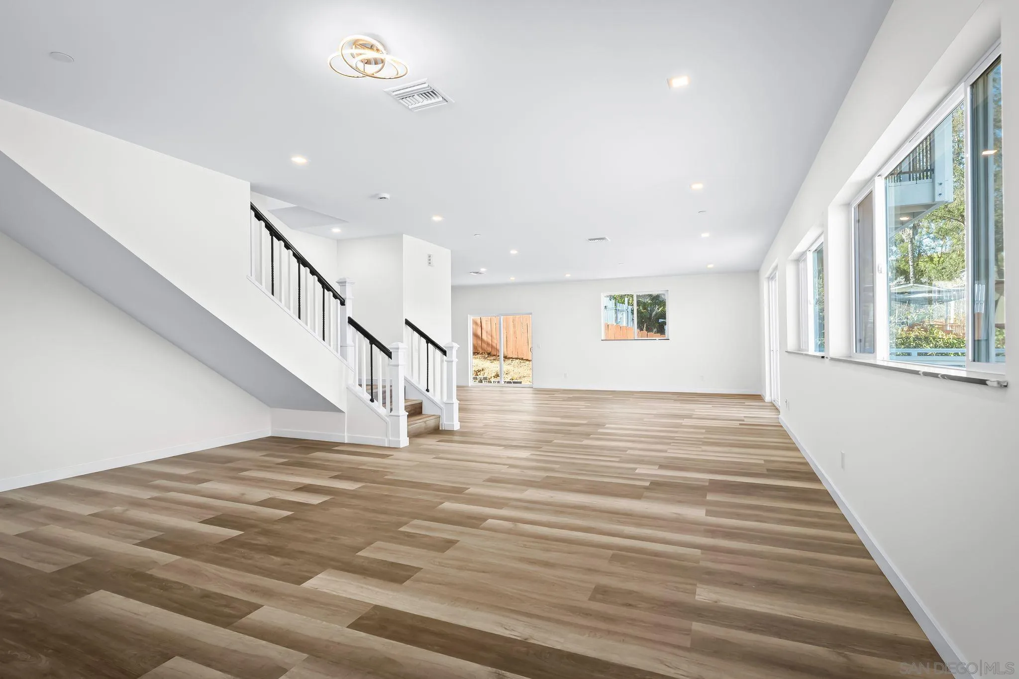 8886 Margaret Ct