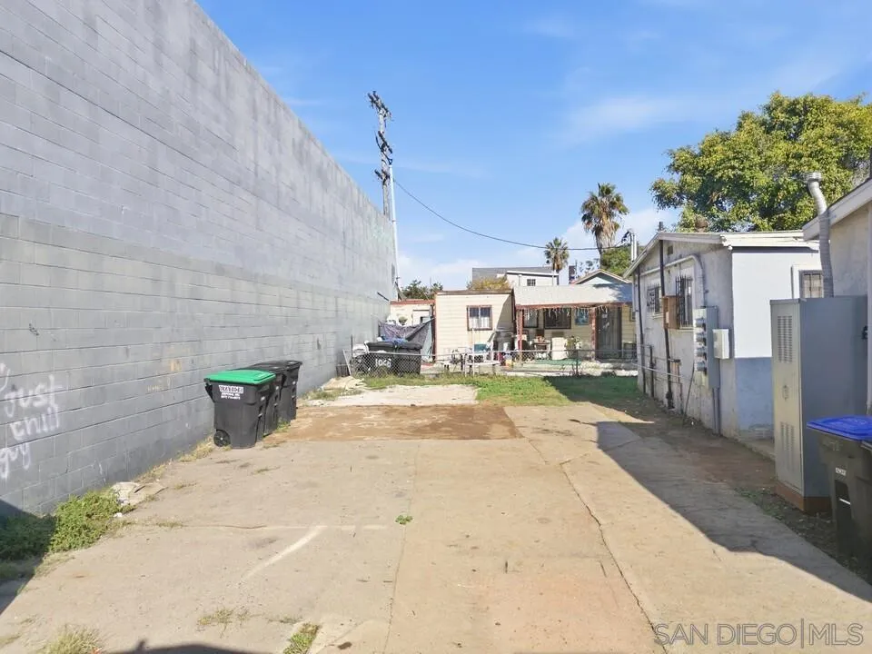 1028-44 Cesar E Chavez Pkwy