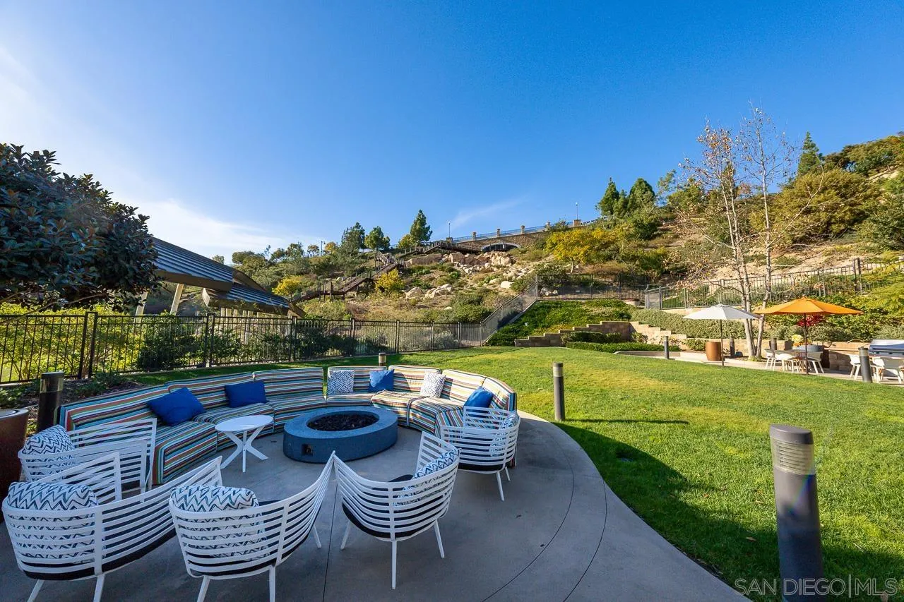 8352 Ridge Ct