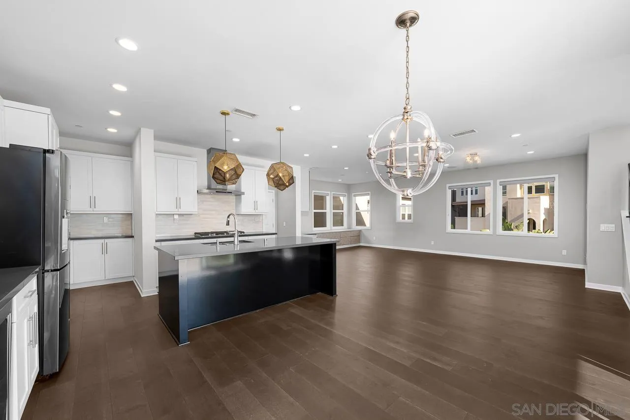 8352 Ridge Ct