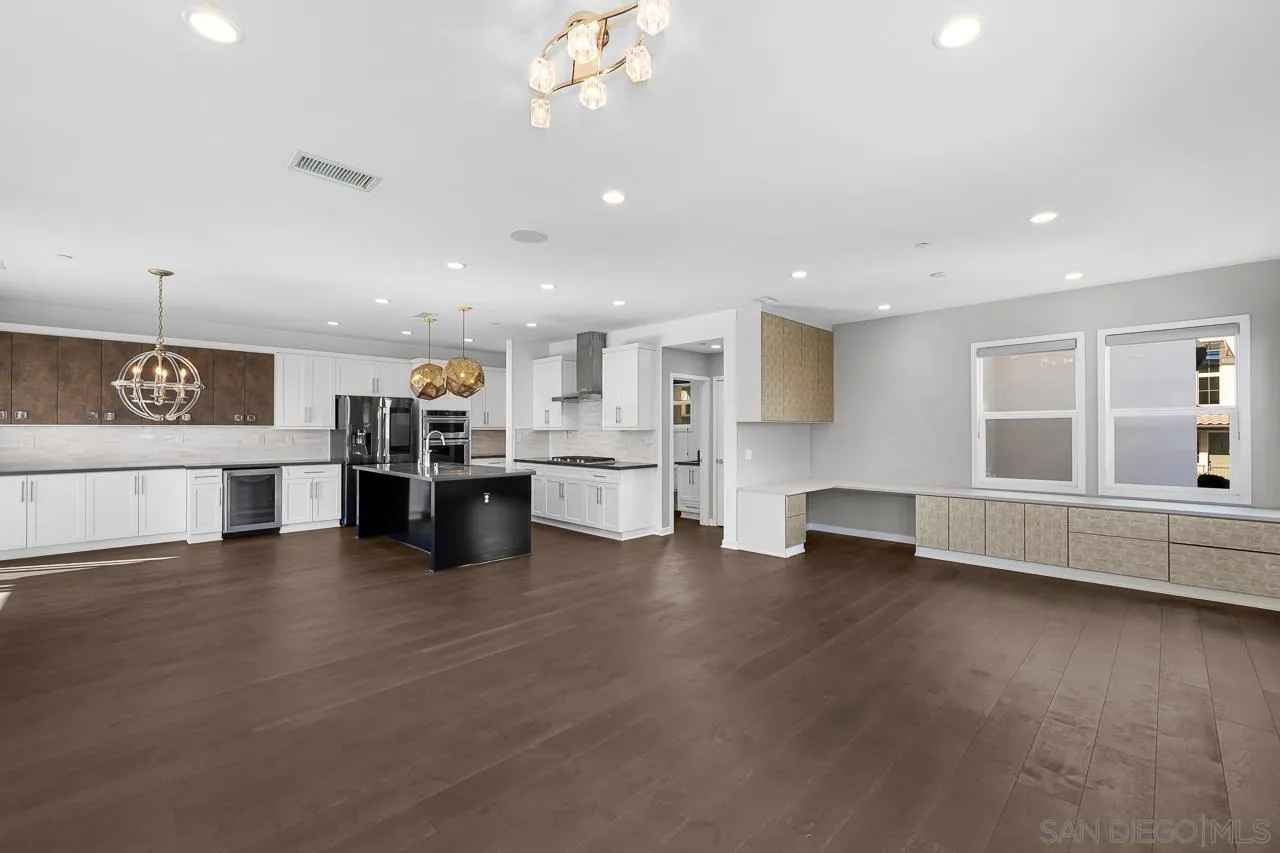 8352 Ridge Ct
