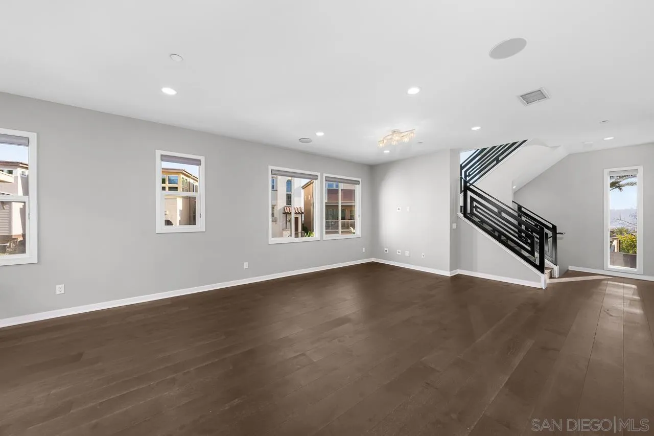 8352 Ridge Ct