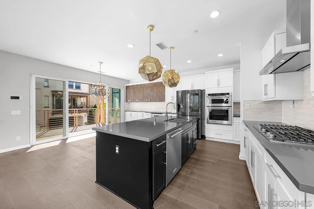 8352 Ridge Ct