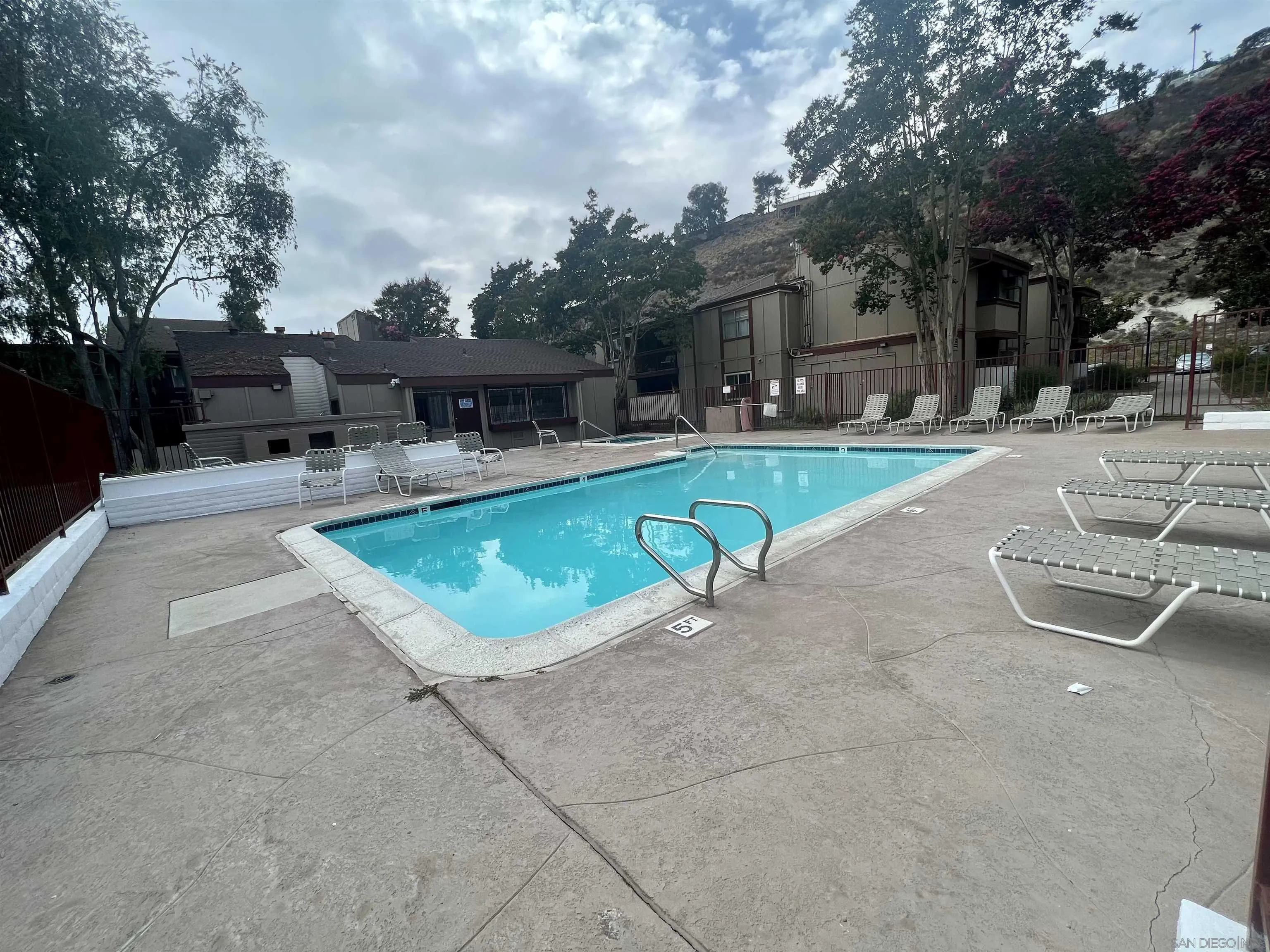 5462 Adobe Falls Rd Unit 11