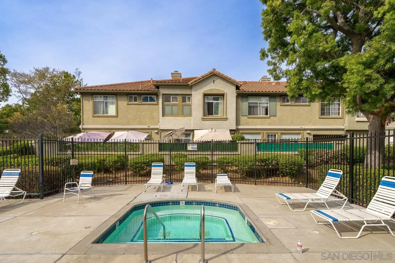 12520 Heatherton Ct. Unit 3