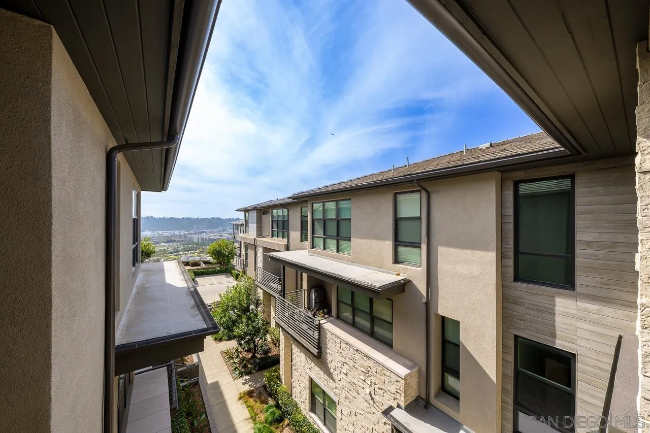 2776 Via Alta Pl