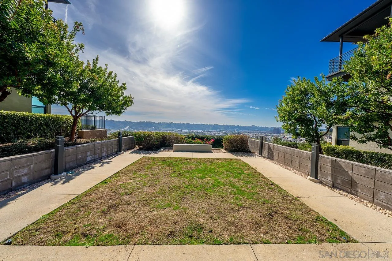 2776 Via Alta Pl
