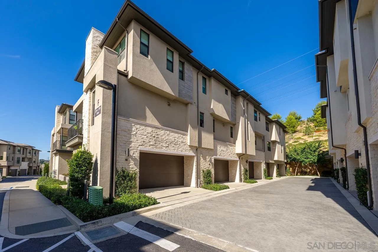 2776 Via Alta Pl