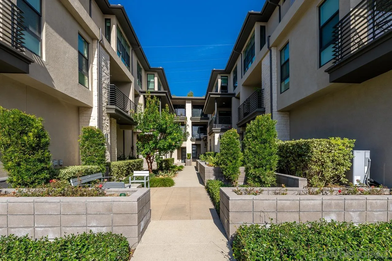 2776 Via Alta Pl