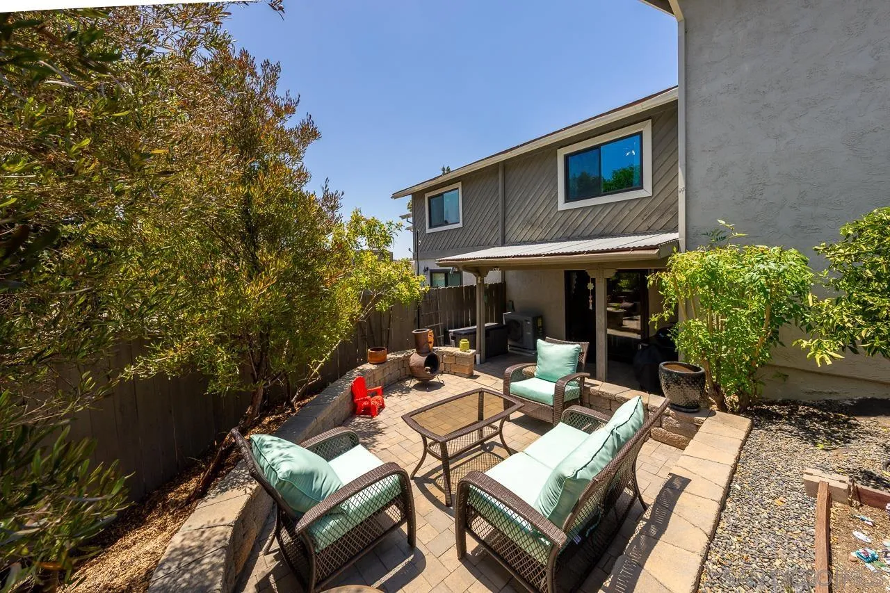 5661 Lake Park Way Unit 6
