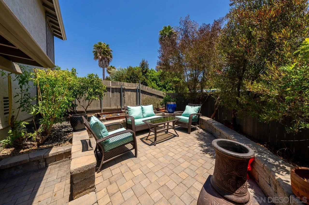 5661 Lake Park Way Unit 6