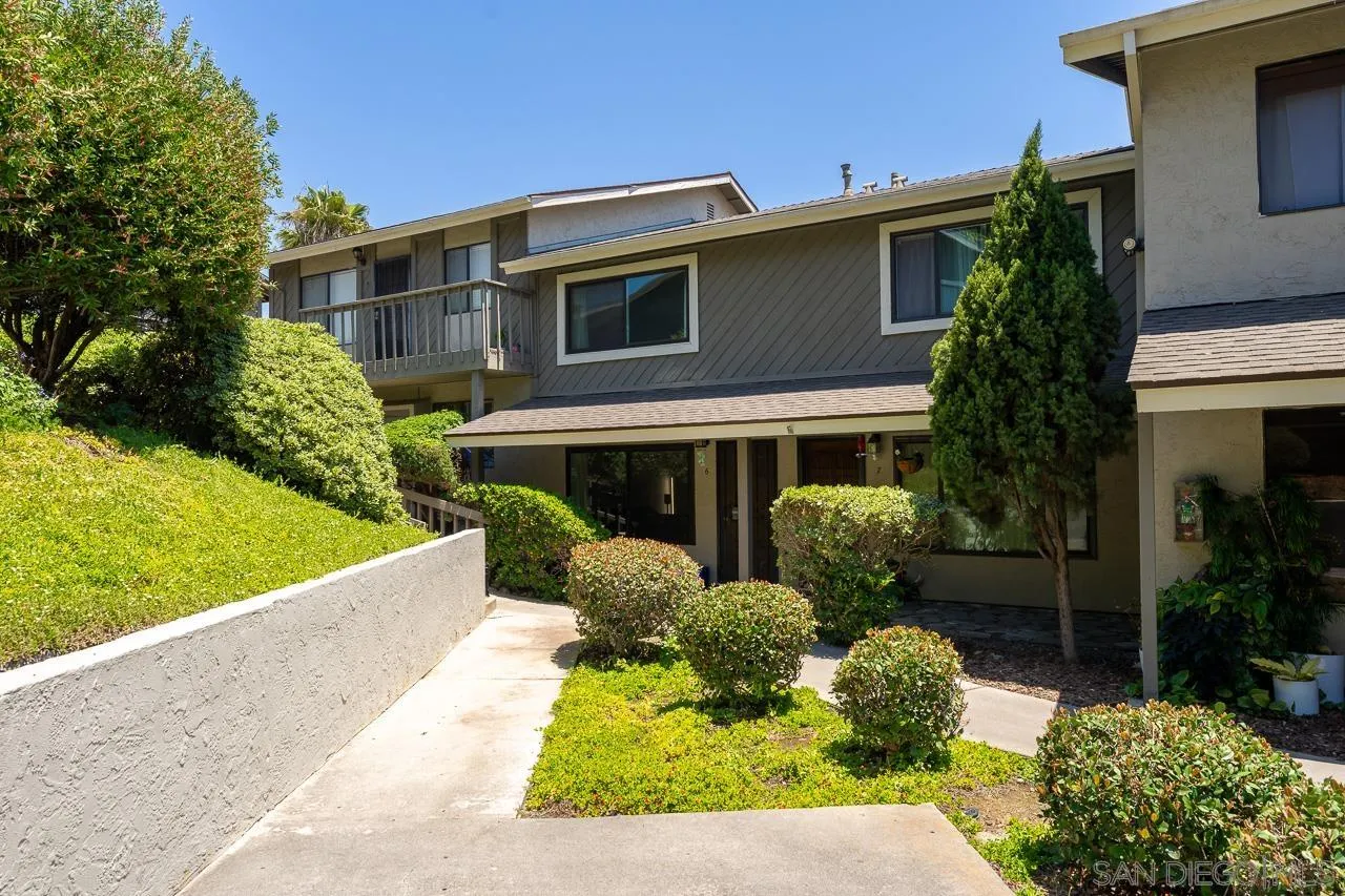 5661 Lake Park Way Unit 6