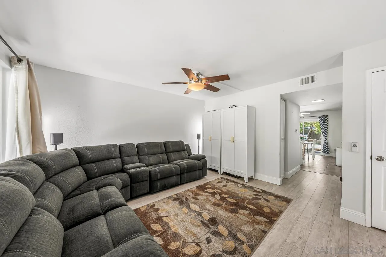 5661 Lake Park Way Unit 6