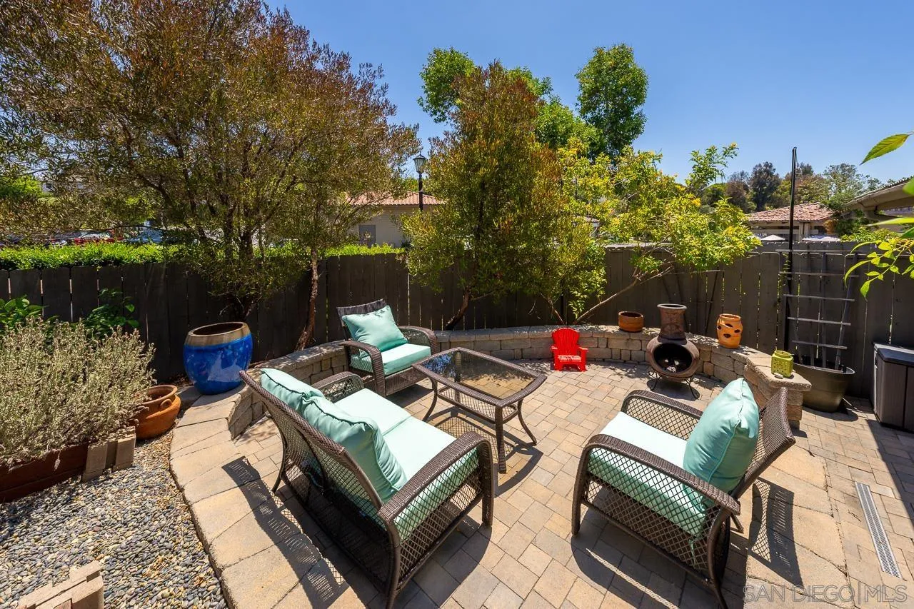 5661 Lake Park Way Unit 6