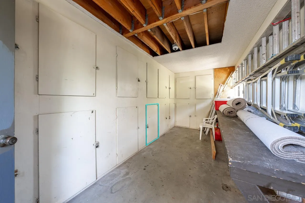 5661 Lake Park Way Unit 6