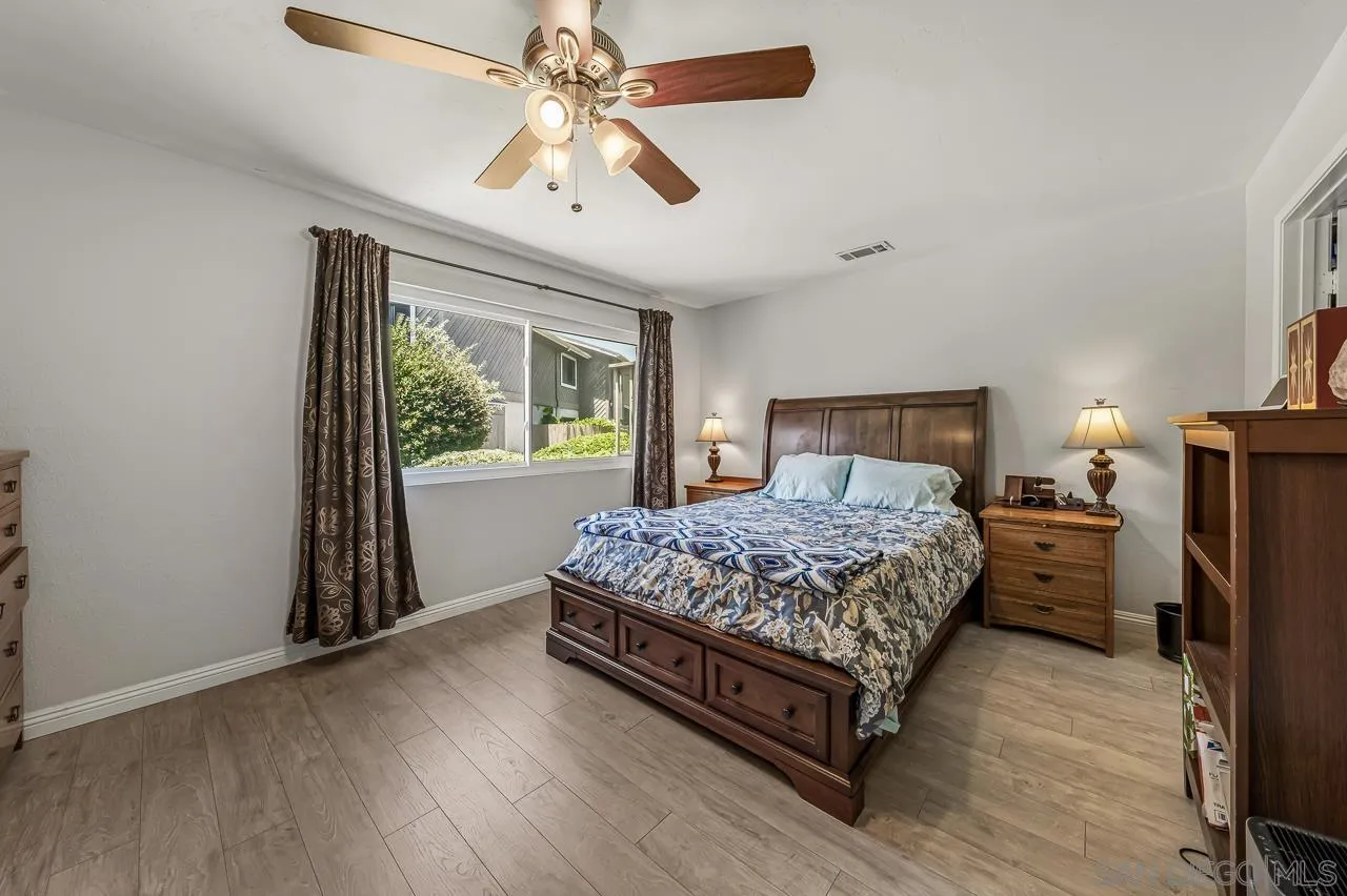 5661 Lake Park Way Unit 6