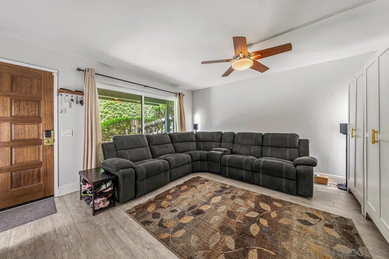 5661 Lake Park Way Unit 6