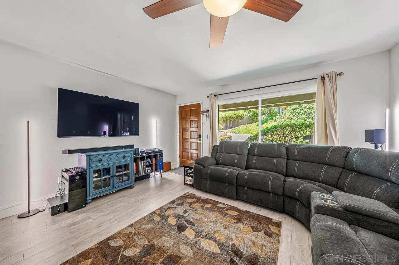 5661 Lake Park Way Unit 6