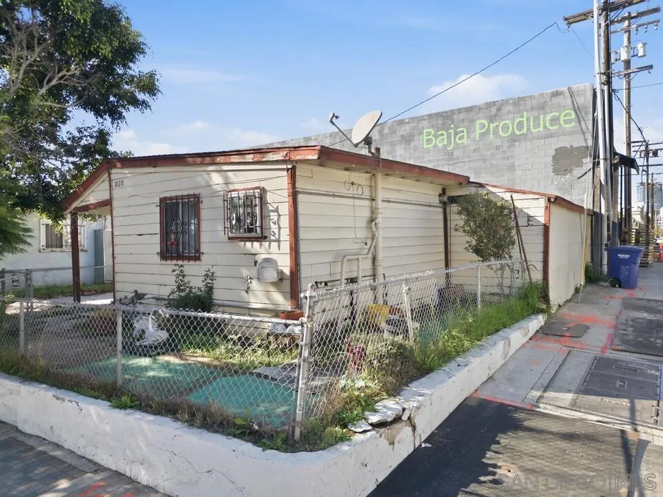 1028-44 Cesar E Chavez Pkwy