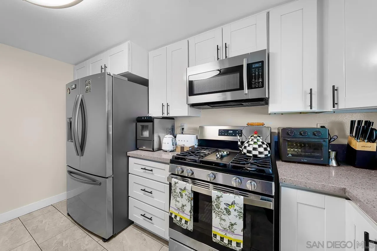1476 Gustavo St. Unit B
