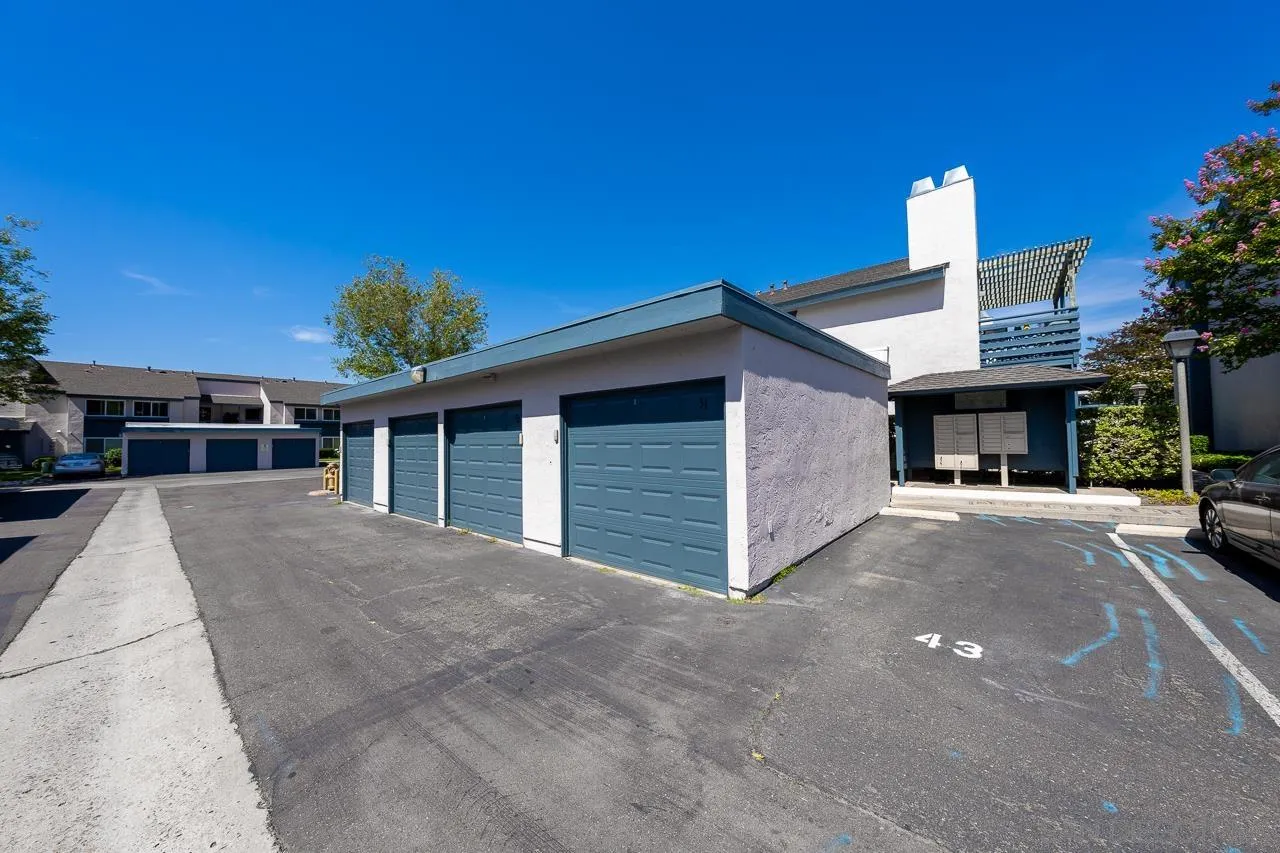 1476 Gustavo St. Unit B