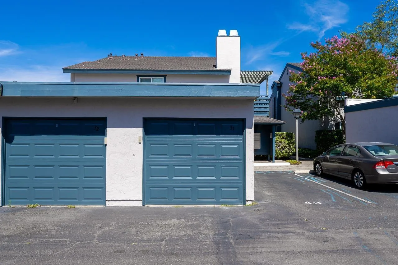 1476 Gustavo St. Unit B