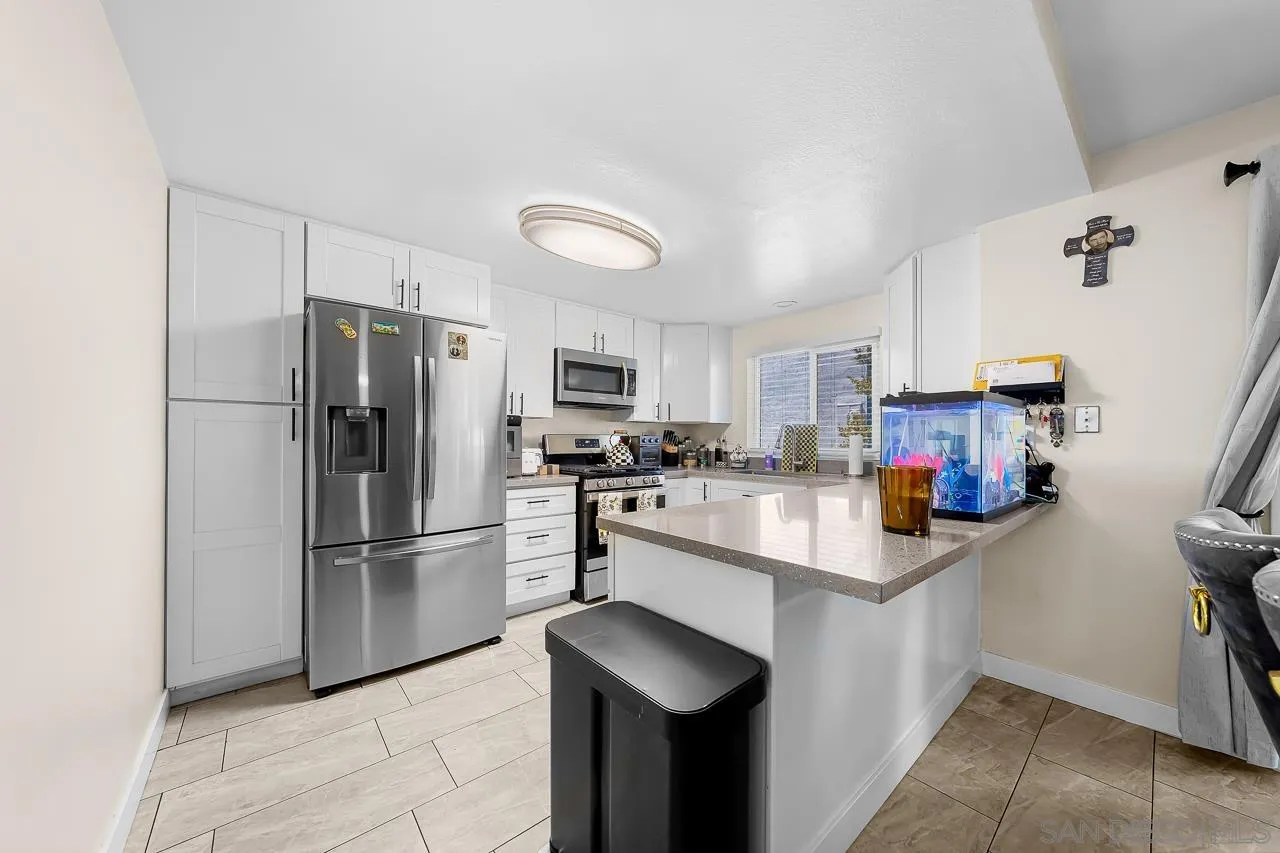 1476 Gustavo St. Unit B