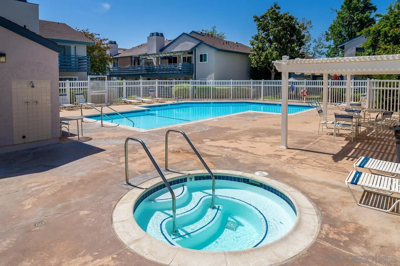 1476 Gustavo St. Unit B