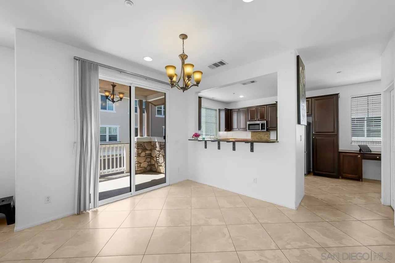 3028 Cole Grade