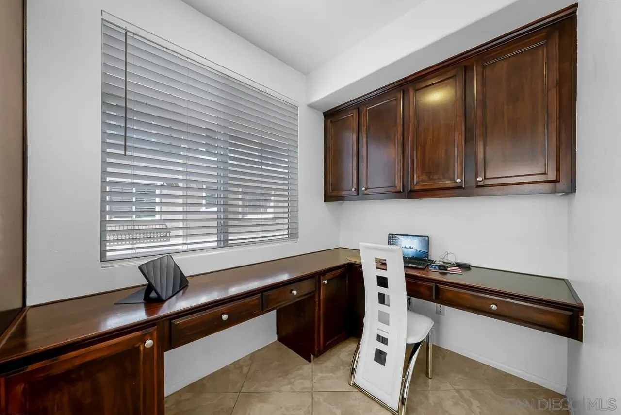 3028 Cole Grade