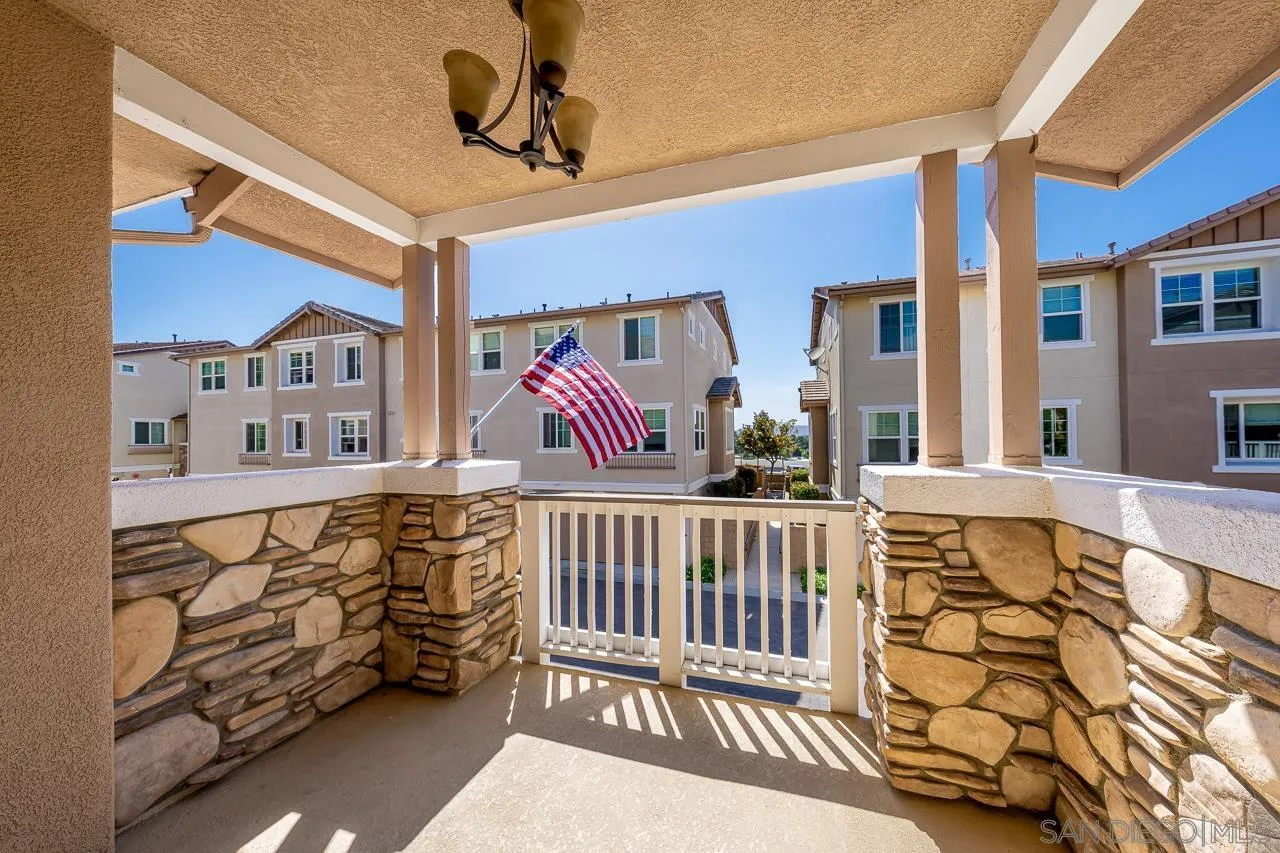 3028 Cole Grade