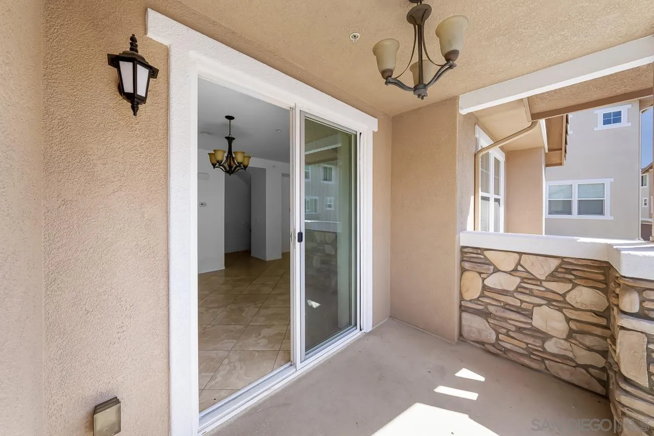 3028 Cole Grade