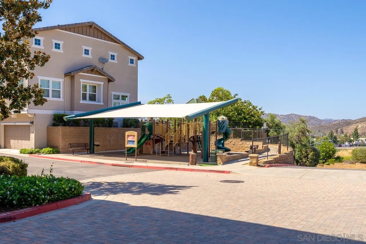 3028 Cole Grade