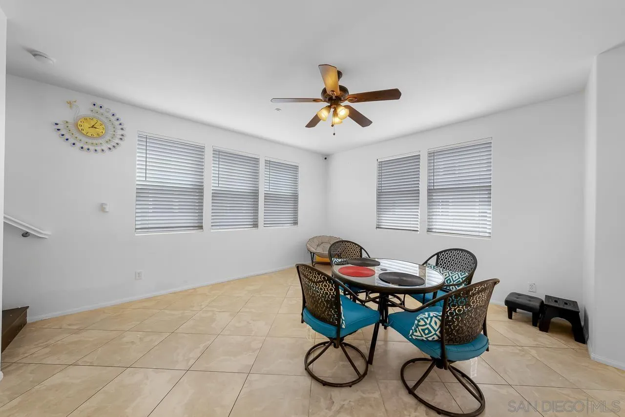 3028 Cole Grade