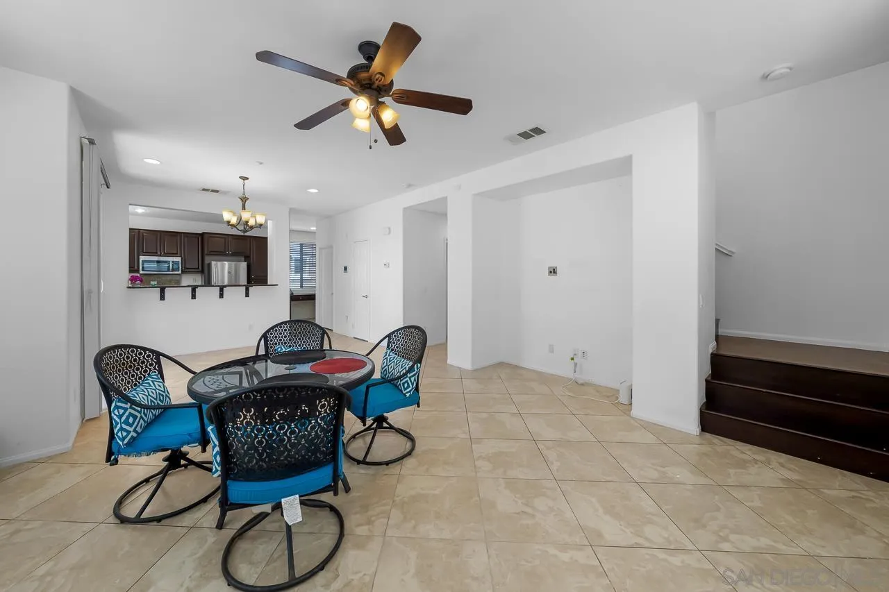 3028 Cole Grade