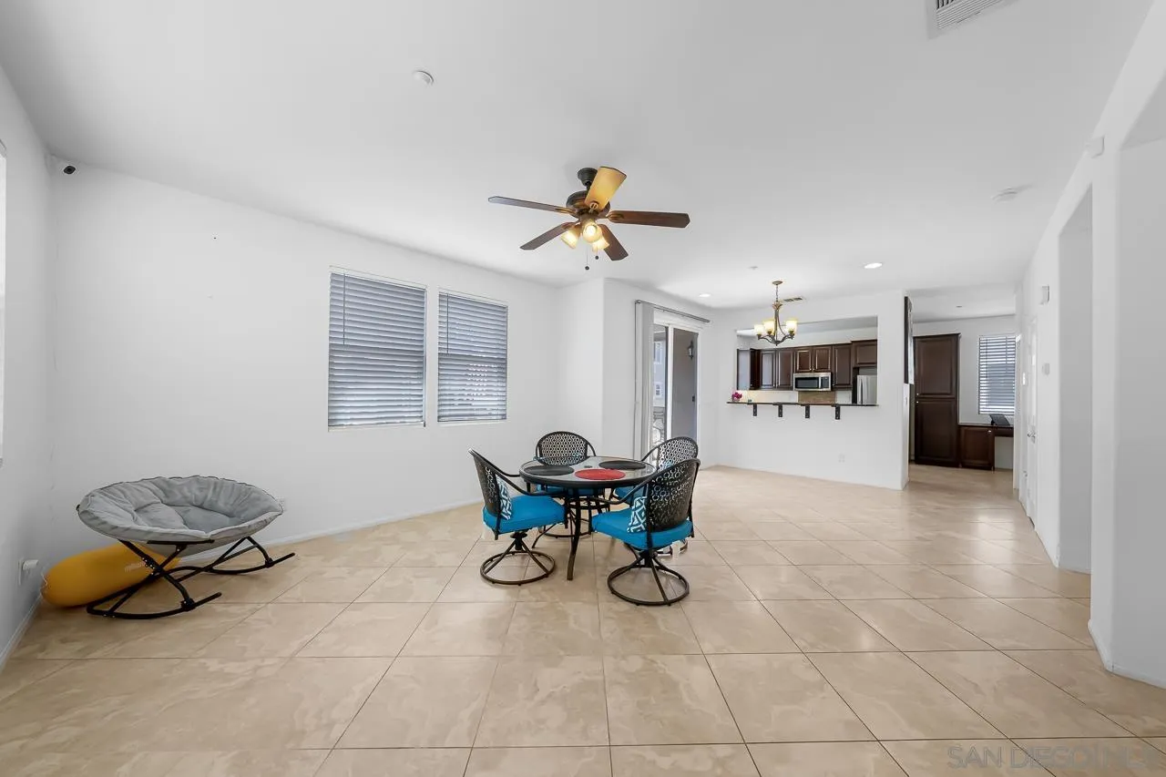 3028 Cole Grade