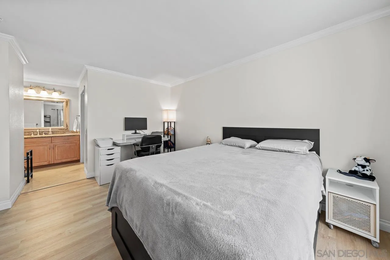 4075 Porte La Paz Unit 170