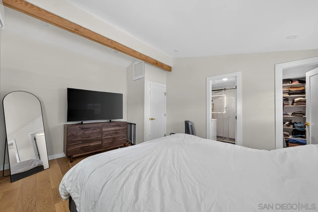 2634 Marathon Dr.