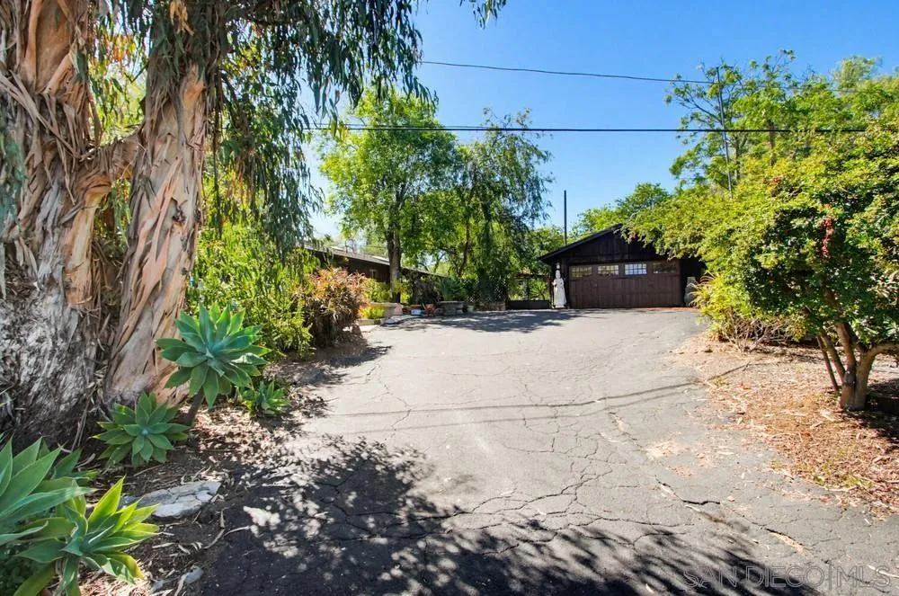 28605 Rolling Rock Rd.