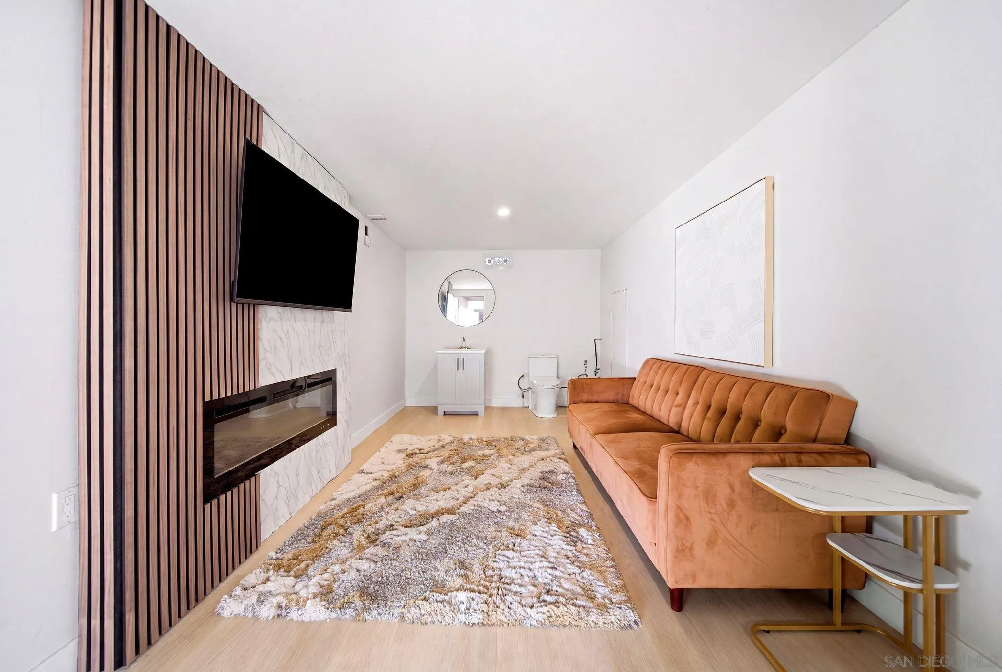 1126 San Jacinto