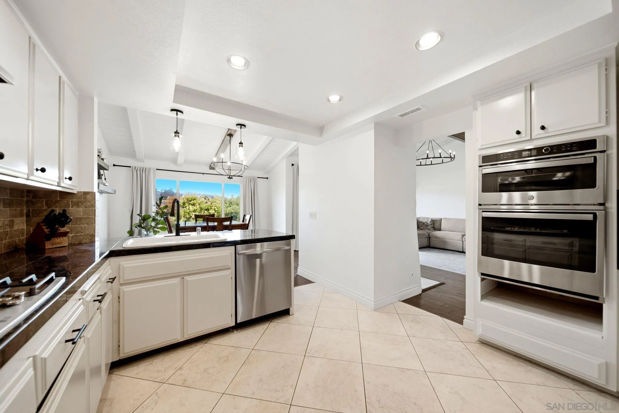 1126 San Jacinto