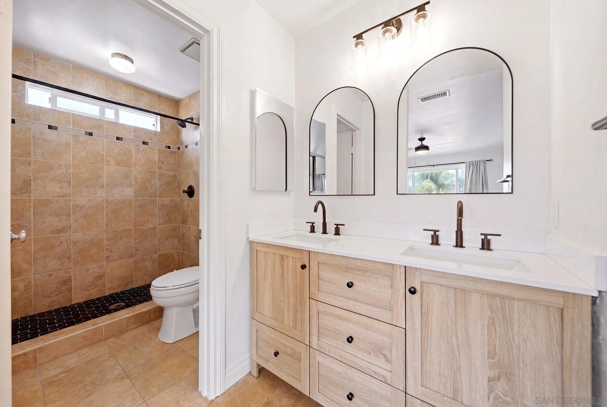 1126 San Jacinto