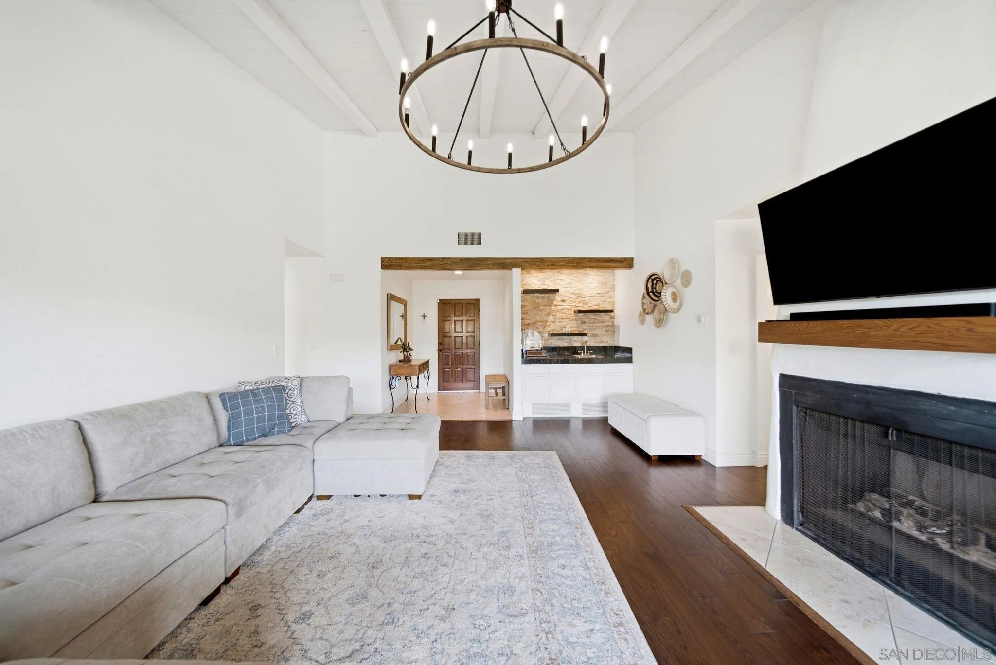 1126 San Jacinto