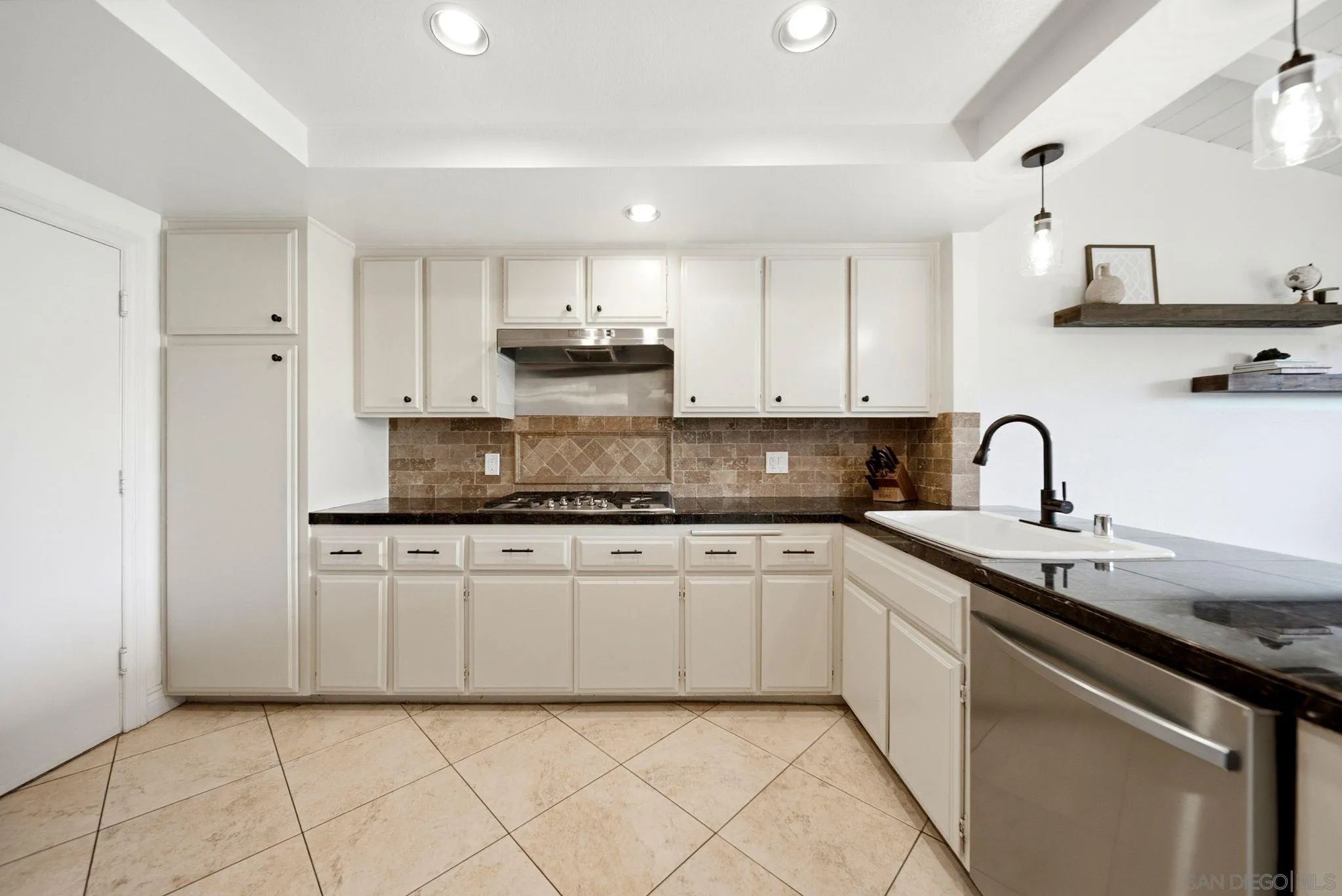 1126 San Jacinto