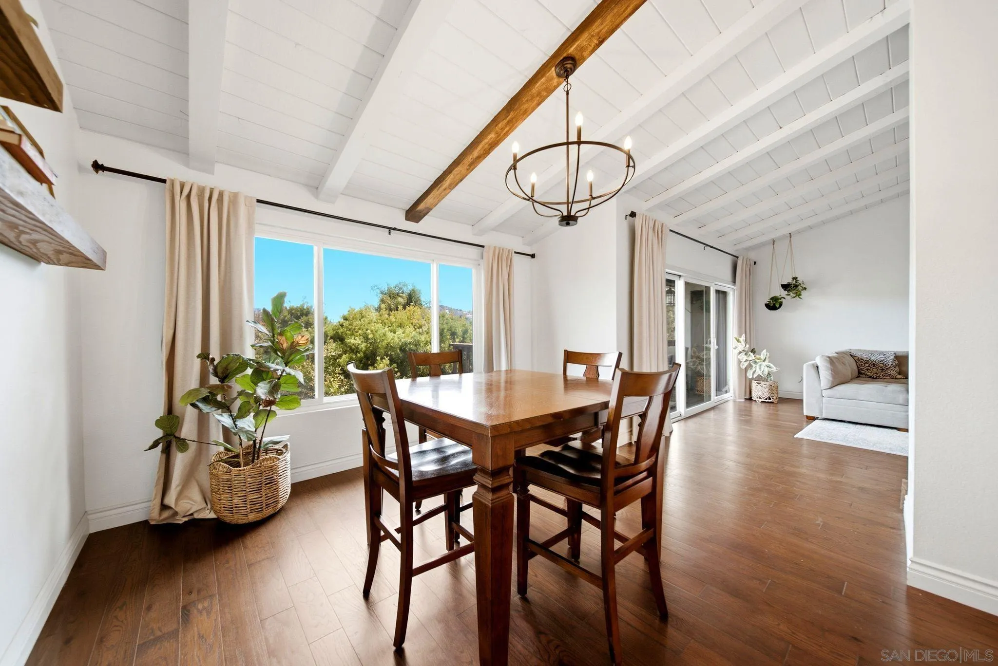 1126 San Jacinto