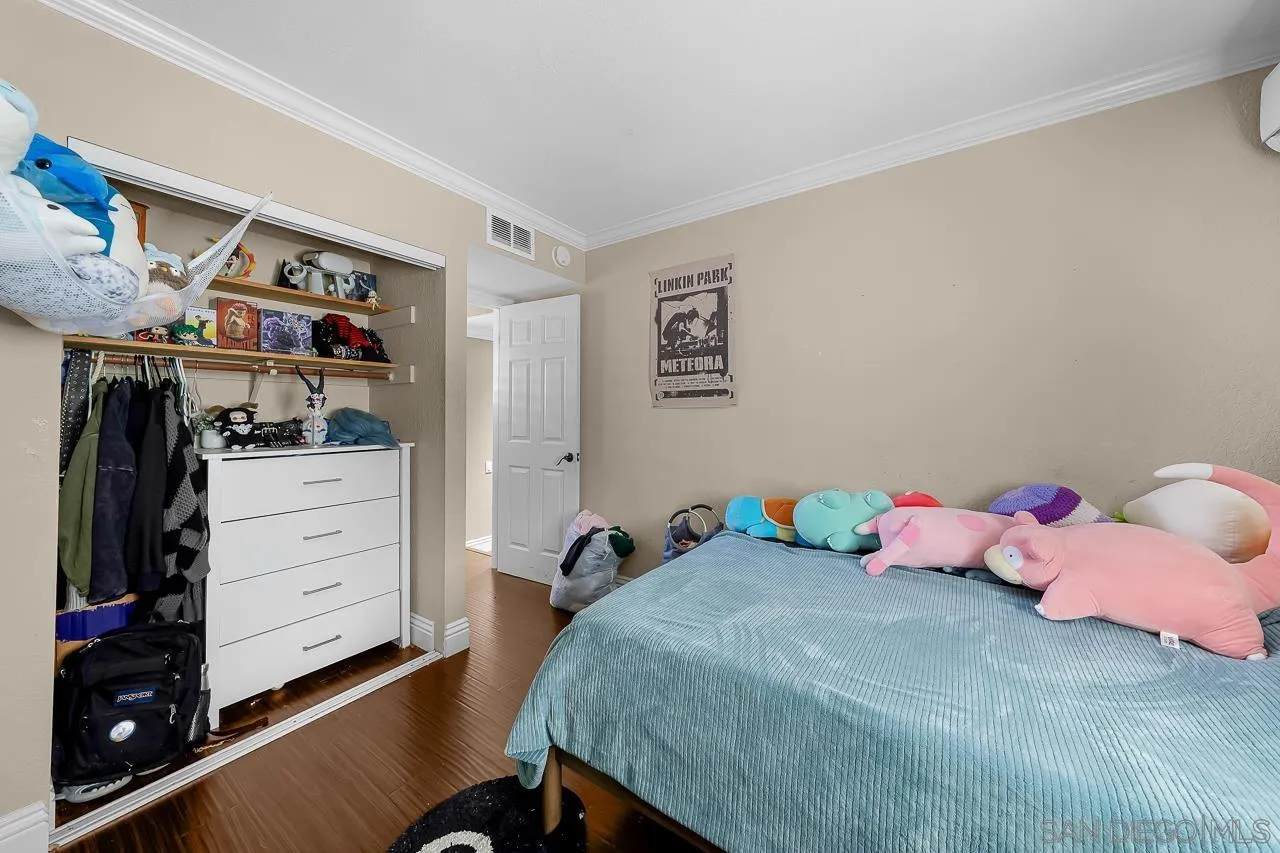 1545 Gregory St.