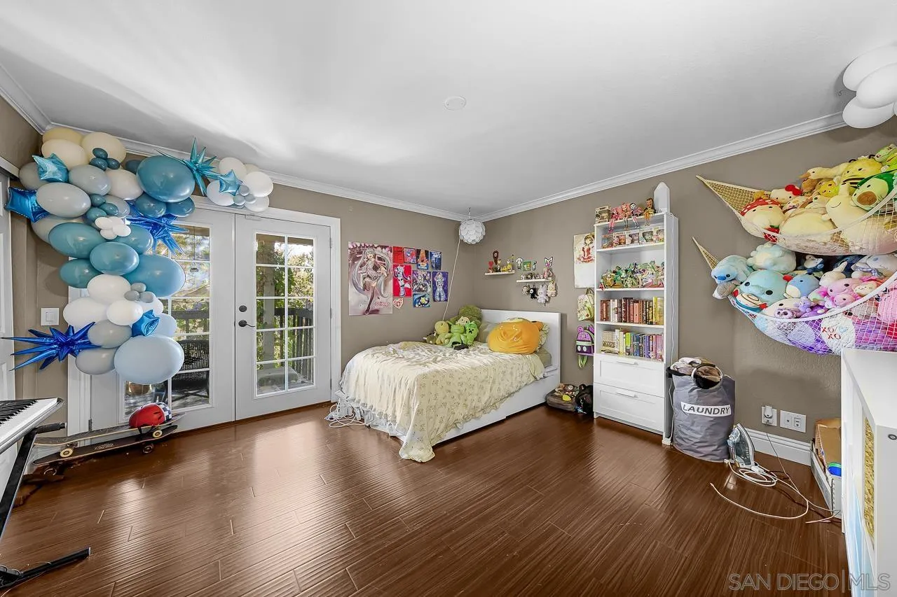 1545 Gregory St.