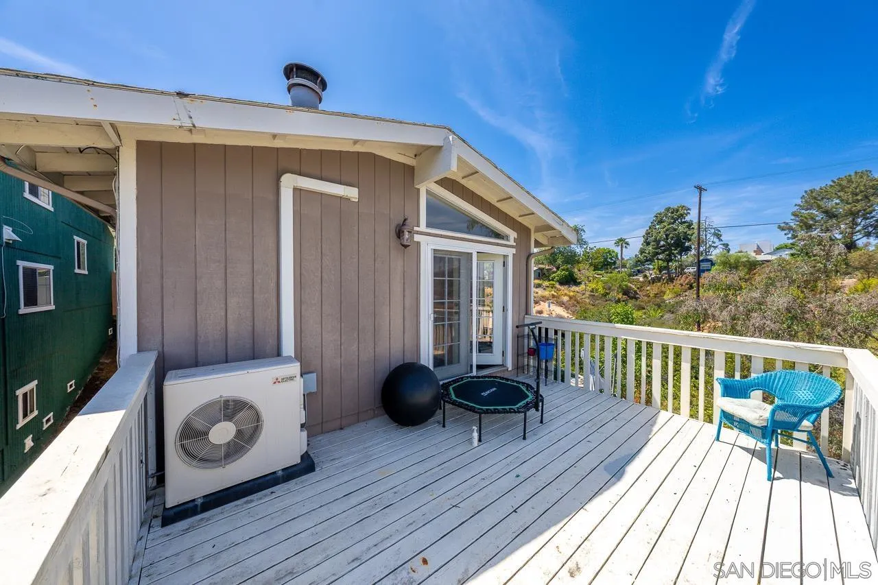 1545 Gregory St.