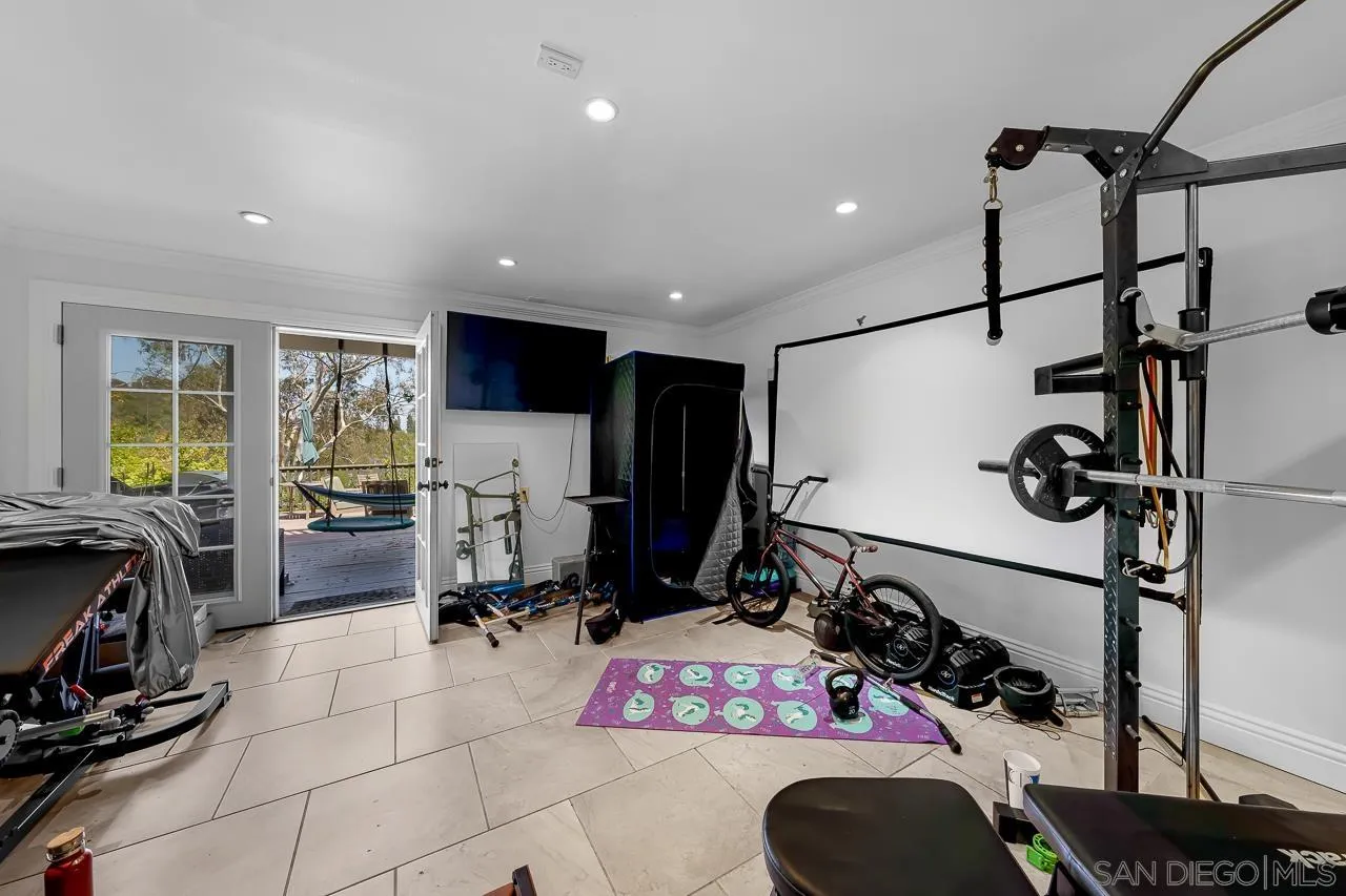 1545 Gregory St.