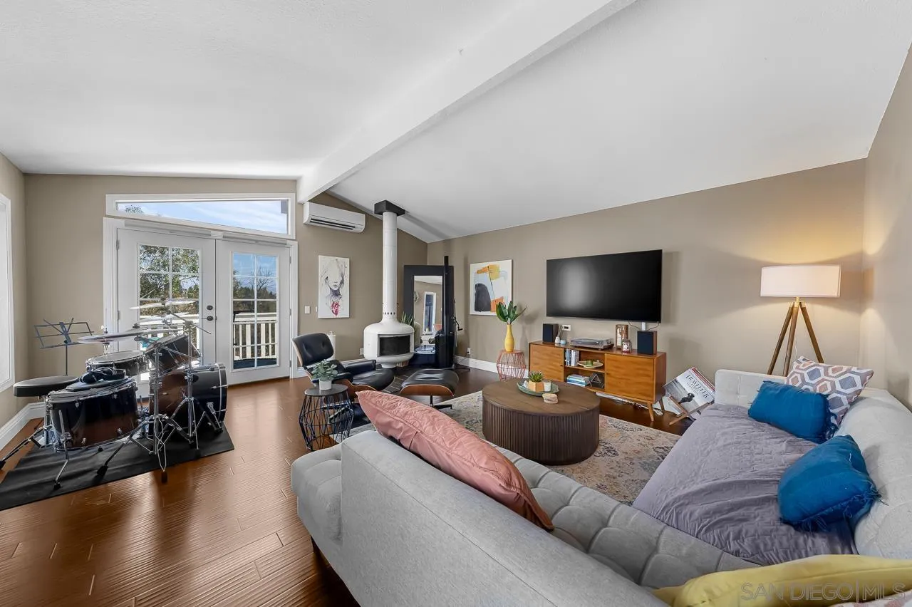 1545 Gregory St.